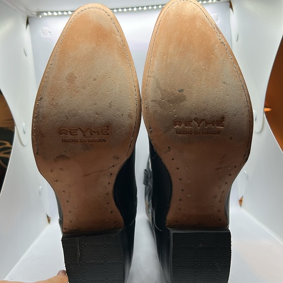 Black Leather Cowboy Boots with Embroidered Design - Picture 12 of 15